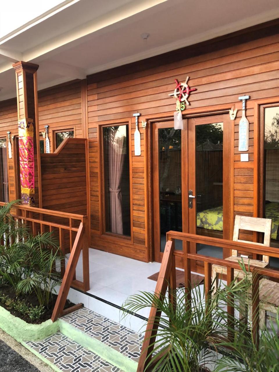 Auora Guest House Nusa Lembongan  Exterior photo