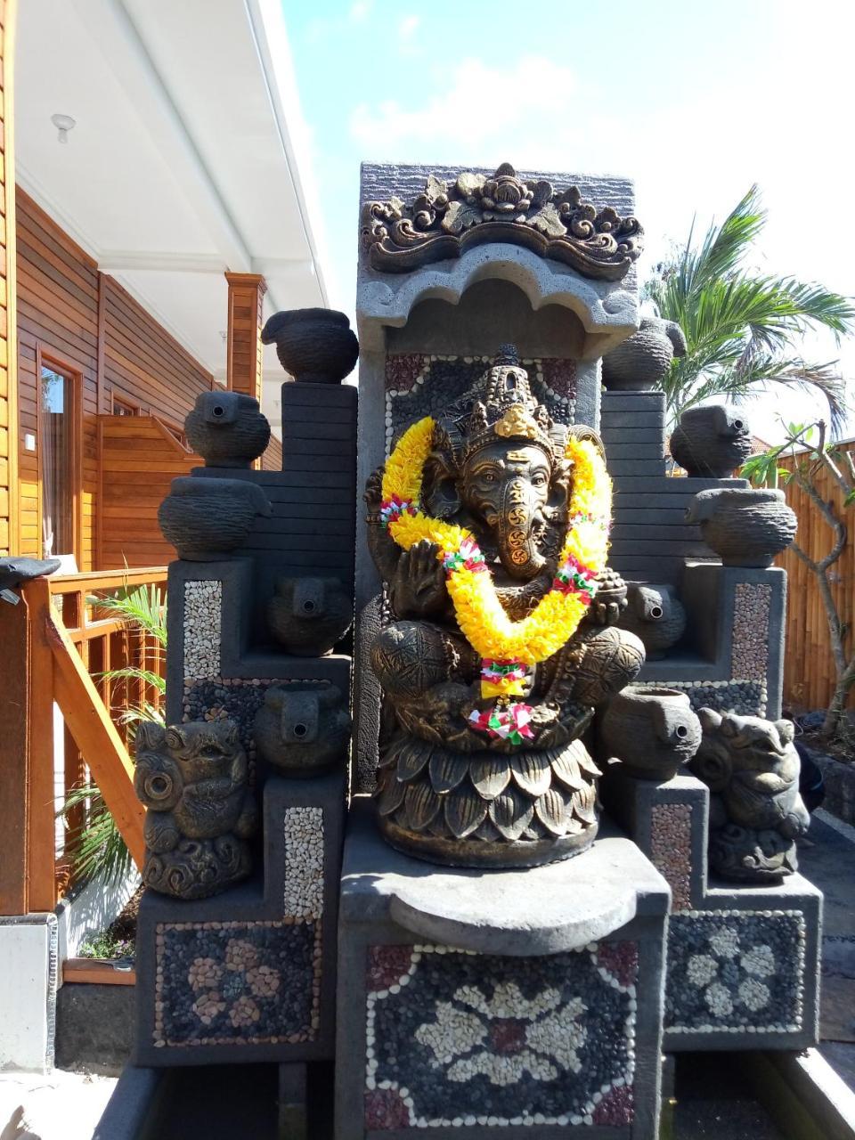 Auora Guest House Nusa Lembongan  Exterior photo